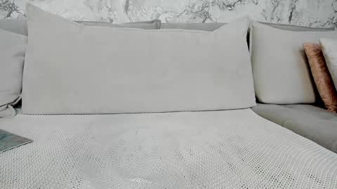 alysamillan online show from January 12, 2:52 pm