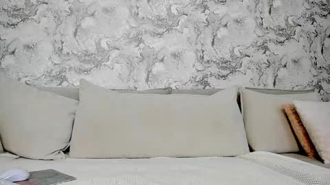 alysamillan online show from January 13, 8:37 am