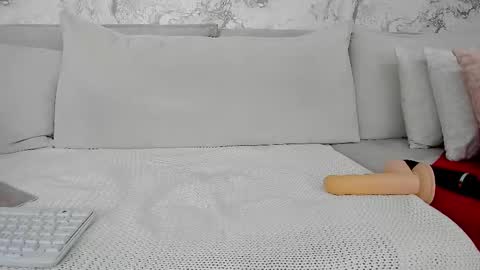 alysamillan online show from March 10, 12:04 pm