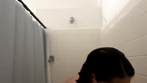 Alyssiaamorexo online show from October 31, 7:04 pm