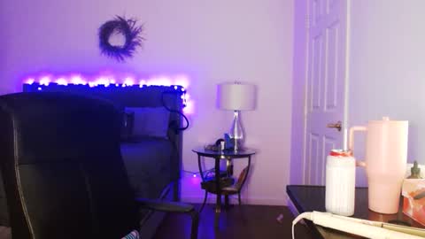 Snapshot of alyssiaamorexo chatting on March 28, 5:23 pm Alyssiaamorexo online show from March 28, 5:23 pm