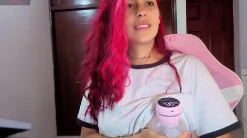 Snapshot of alyssy_nc chatting on February 24, 2:31 am alyssy_nc online show from February 24, 2:31 am