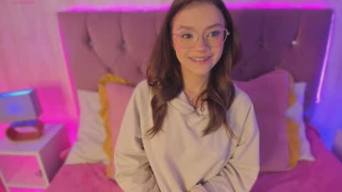 Alyy online show from February 10, 1:26 pm