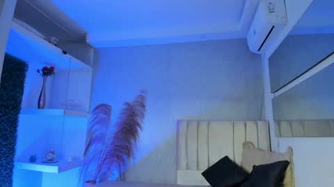 AMAIA online show from December 15, 1:57 am