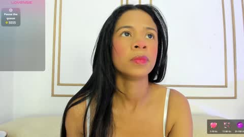 AMAIA online show from January 10, 7:32 pm