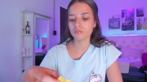 Snapshot of amaia_daniells chatting on December 12, 6:03 am B I A N C A online show from December 12, 6:03 am
