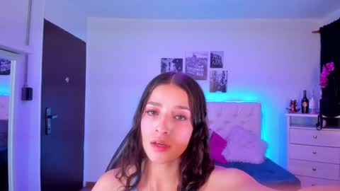 Snapshot of amaia_daniells chatting on December 29, 1:13 am B I A N C A online show from December 29, 1:13 am