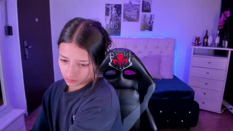 Snapshot of amaia_daniells chatting on January 7, 3:24 am B I A N C A online show from January 7, 3:24 am