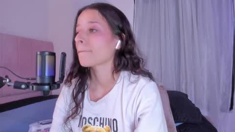 Snapshot of amaia_daniells chatting on February 15, 7:06 am B I A N C A online show from February 15, 7:06 am