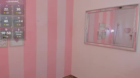 Snapshot of amaia_monroe chatting on April 27, 5:27 am amaia_monroe online show from April 27, 5:27 am