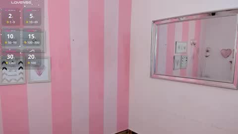 Snapshot of amaia_monroe chatting on May 19, 1:56 am amaia_monroe online show from May 19, 1:56 am