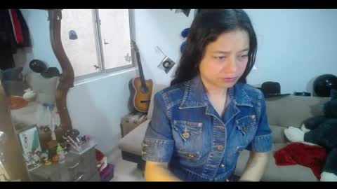 Snapshot of amaia_t chatting on June 5, 1:06 pm Amaia online show from June 5, 1:06 pm