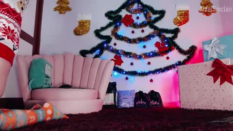 Amai  Sinclair  online show from December 24, 5:05 am