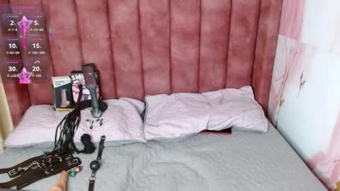 Hilary Ester online show from April 8, 8:09 pm