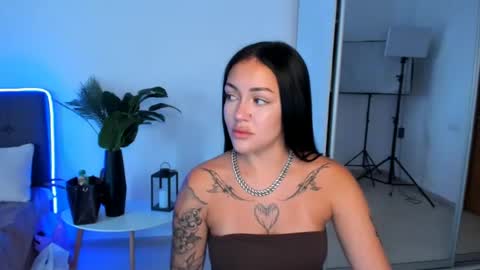 Snapshot of amalia_bliss chatting on June 24, 9:08 am amalia_bliss online show from June 24, 9:08 am