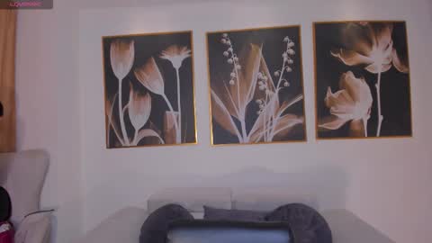 Amalia cruss online show from March 4, 8:15 pm