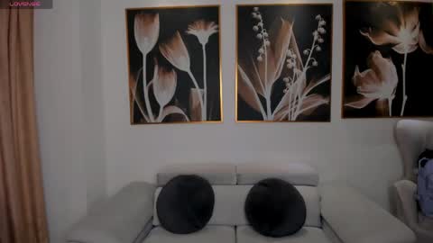 Snapshot of amalia_cruss chatting on May 21, 7:43 pm Amalia cruss online show from May 21, 7:43 pm