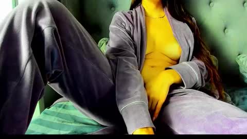 Snapshot of amaliajons chatting on October 2, 7:26 am amaliajons online show from October 2, 7:26 am