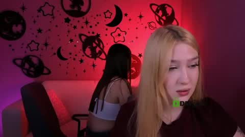 Snapshot of amalialowell chatting on April 28, 7:41 pm Amalia online show from April 28, 7:41 pm