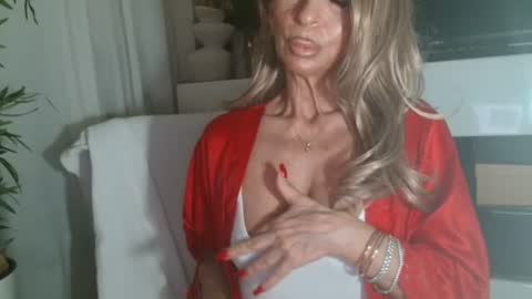 Snapshot of amanda0803 chatting on July 20, 9:56 am Angel or Demon online show from July 20, 9:56 am