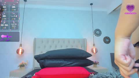 amanda29_ online show from November 4, 8:08 pm