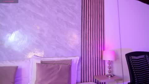 Luisa online show from February 11, 1:54 am