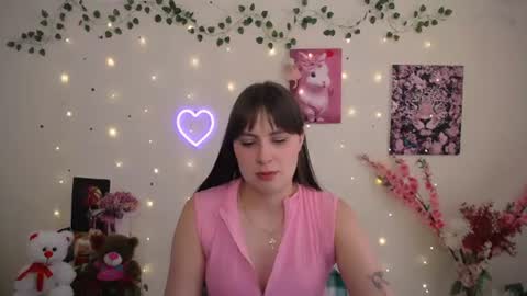 Snapshot of amanda_bright_ chatting on June 15, 9:55 am amanda_bright_ online show from June 15, 9:55 am