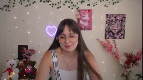 Snapshot of amanda_bright_ chatting on June 30, 9:43 am amanda_bright_ online show from June 30, 9:43 am
