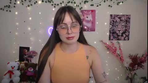 Snapshot of amanda_bright_ chatting on July 6, 9:39 am amanda_bright_ online show from July 6, 9:39 am