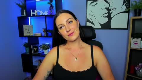 Snapshot of amanda_burn chatting on May 13, 1:30 pm Amanda online show from May 13, 1:30 pm