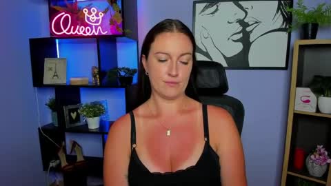 Snapshot of amanda_burn chatting on June 2, 1:46 pm Amanda online show from June 2, 1:46 pm
