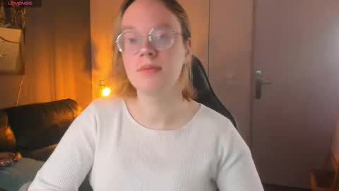 Hi im Amanda online show from October 11, 9:19 am