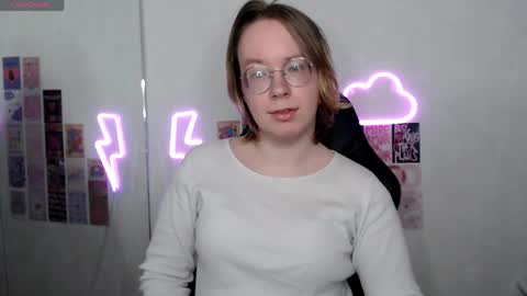 Snapshot of amanda_butlerr chatting on April 11, 11:14 am Hi im Amanda online show from April 11, 11:14 am