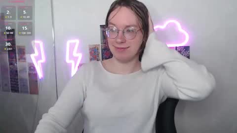 Snapshot of amanda_butlerr chatting on April 17, 10:40 am Hi im Amanda online show from April 17, 10:40 am