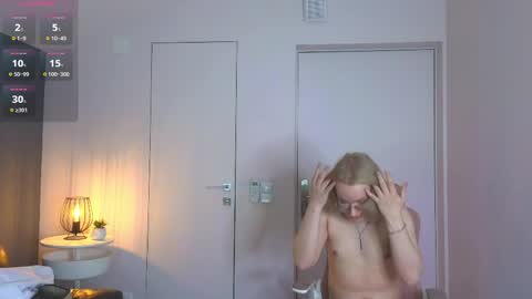 Hi im Amanda online show from June 3, 2:33 pm