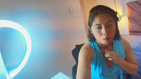 AMANDA FOX online show from April 13, 8:03 pm