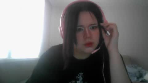 Snapshot of amanda_mia chatting on April 6, 9:10 am amanda_mia online show from April 6, 9:10 am