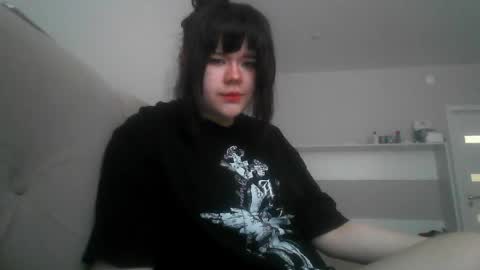 Snapshot of amanda_mia chatting on April 13, 11:37 am amanda_mia online show from April 13, 11:37 am