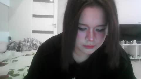 Snapshot of amanda_mia chatting on April 25, 1:41 pm amanda_mia online show from April 25, 1:41 pm