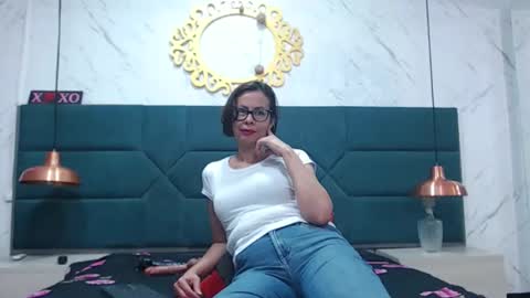 amanda_ramirez online show from January 6, 10:01 pm