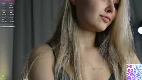 Snapshot of amanda_sayhey chatting on November 4, 5:56 pm online show from November 4, 5:56 pm