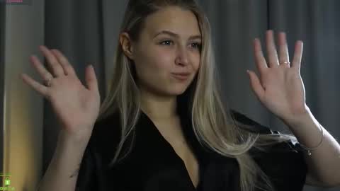 Snapshot of amanda_sayhey chatting on November 5, 7:25 pm online show from November 5, 7:25 pm