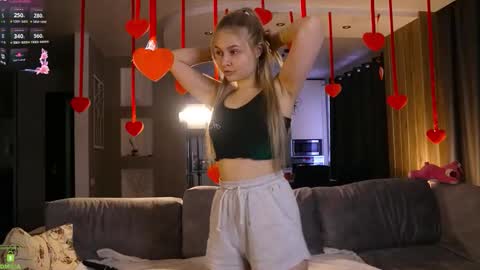 Snapshot of amanda_sayhey chatting on February 15, 4:31 am online show from February 15, 4:31 am