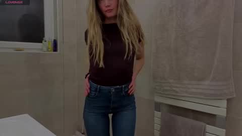 Snapshot of amanda_style chatting on January 17, 8:34 pm amanda_style online show from January 17, 8:34 pm