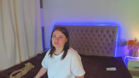Snapshot of amandahoppe chatting on June 5, 6:52 am Amanda online show from June 5, 6:52 am