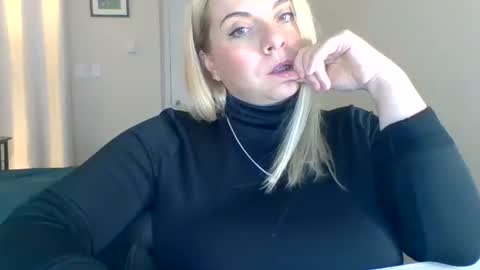 Amanda online show from October 19, 7:25 pm