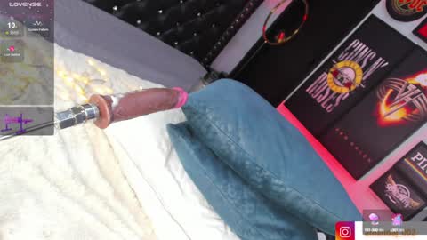amandajoness  online show from December 22, 6:48 pm