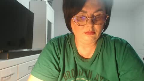 Snapshot of amandamuller1982 chatting on June 12, 7:46 pm Anda online show from June 12, 7:46 pm