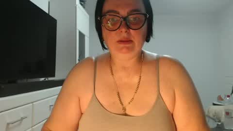 Snapshot of amandamuller1982 chatting on July 1, 8:19 pm Anda online show from July 1, 8:19 pm