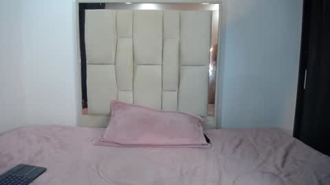 Snapshot of amandarousell chatting on December 22, 12:07 am AmandaRousel  online show from December 22, 12:07 am